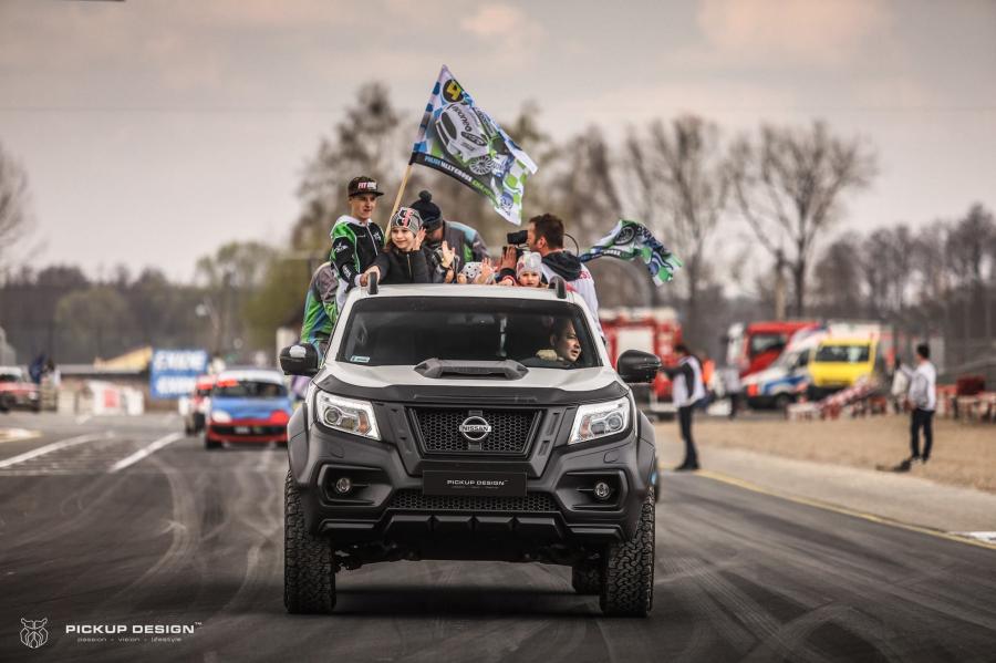  Nissan Navara Double Cab NAVY White by Carlex Design 2019 года  (фото 6 из 8)